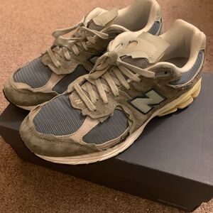 New balance 2002r protection pack